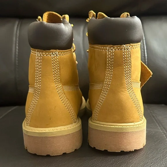 Timberland Waterproof 6" Boots
Boys' Grade School Size 4 - Picture 3 of 13